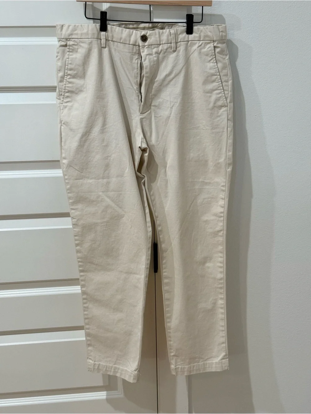 Banana Republic Men's Cream Chino Pants